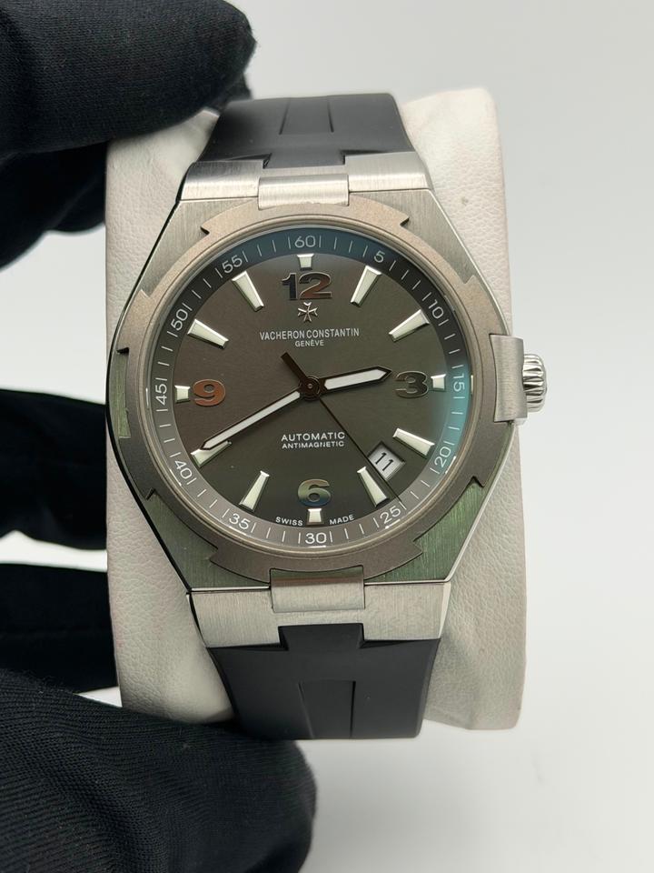 Vacheron Constantin Overseas 47040/000W-9500