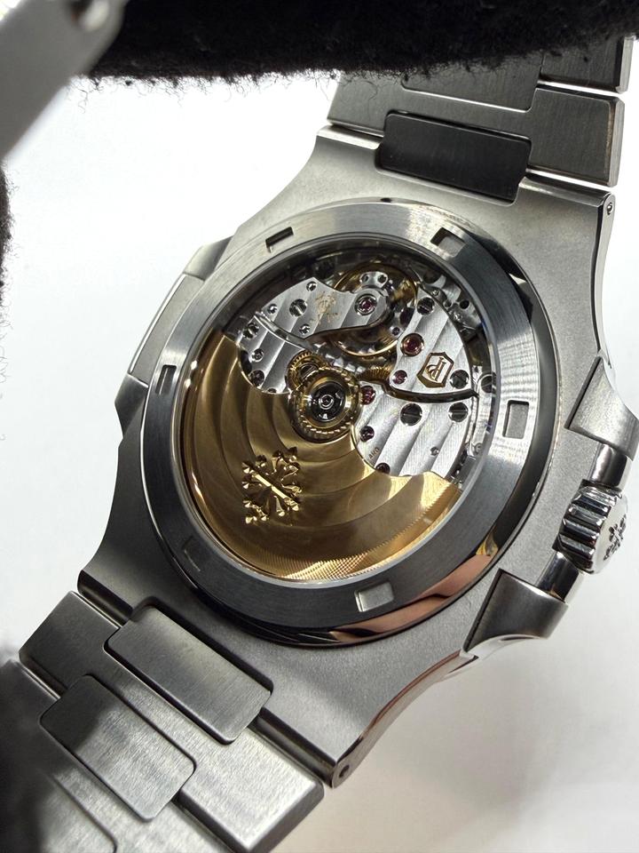 Patek Philippe Nautilus 5711/1A-014 — photo 7