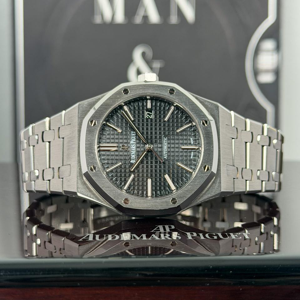Audemars Piguet Royal Oak Selfwinding All original paperwork and full links. In stock!