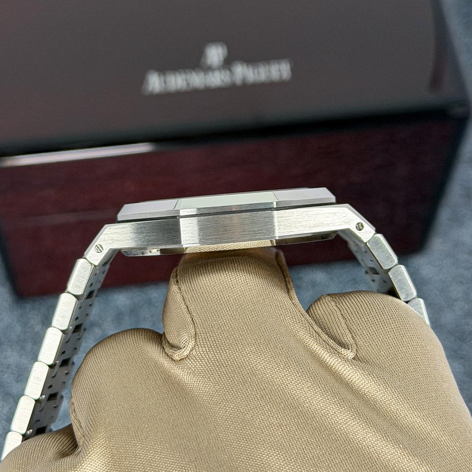 Audemars Piguet Royal Oak Selfwinding All original paperwork and full links. In stock! — photo 3