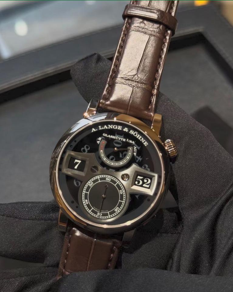 A. Lange &amp; Söhne NEW BEST PRICE Zeitwerk Lumen Honey Gold 41.9 mm