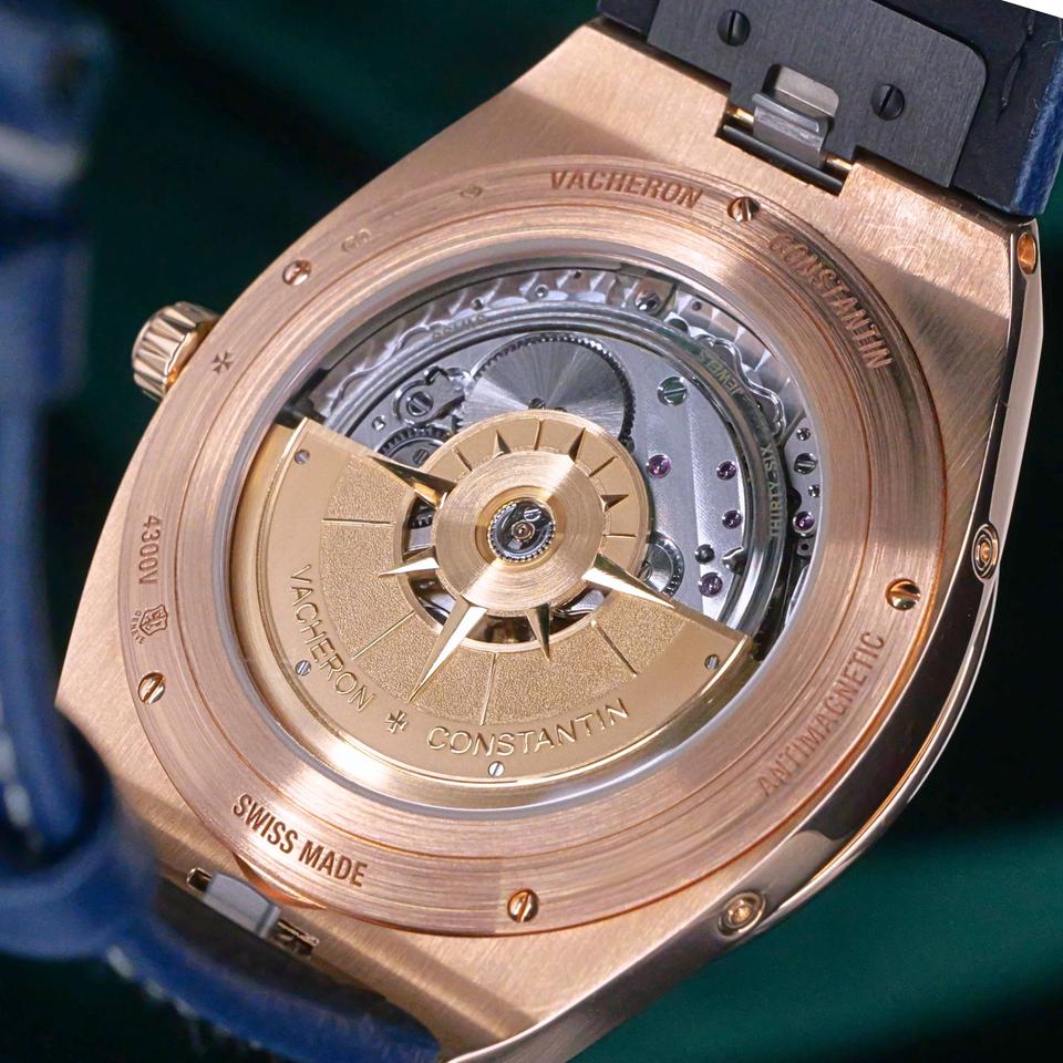 Vacheron Constantin Overseas MINT FULL SET Overseas Perpetual Calendar Ultra-Thin Blue Dial 18K Rose Gold Leather 4300V — photo 3