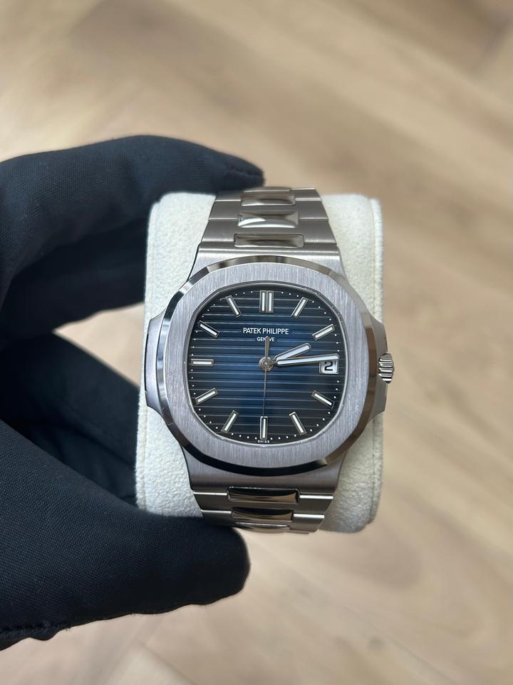 Patek Philippe Nautilus 2024 Nautilus 5811/1g — photo 3