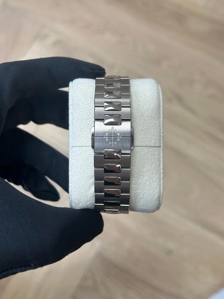 Patek Philippe Nautilus 2024 Nautilus 5811/1g — photo 9