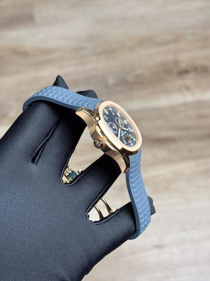 Patek Philippe Aquanaut Annual Calendar Blue Unworn 5261R-001 — photo 5