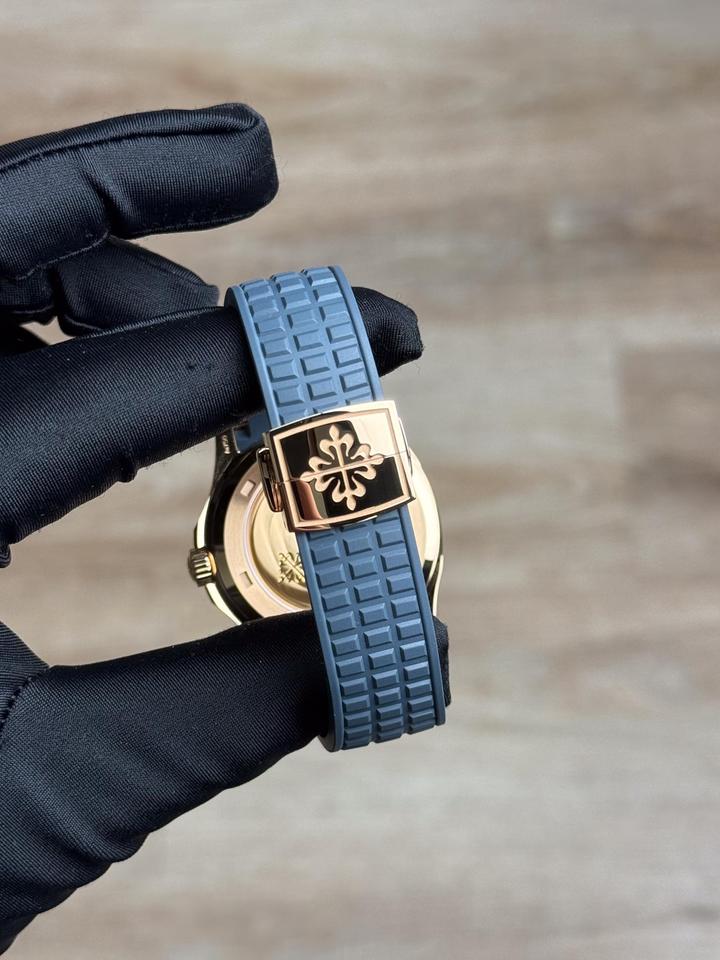 Patek Philippe Aquanaut Annual Calendar Blue Unworn 5261R-001 — photo 7