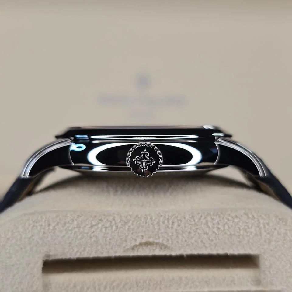 Patek Philippe Calatrava Weekly Calendar IN STOCK | 5212A | Weekly Calendar | Warranty | B&amp;P — photo 12