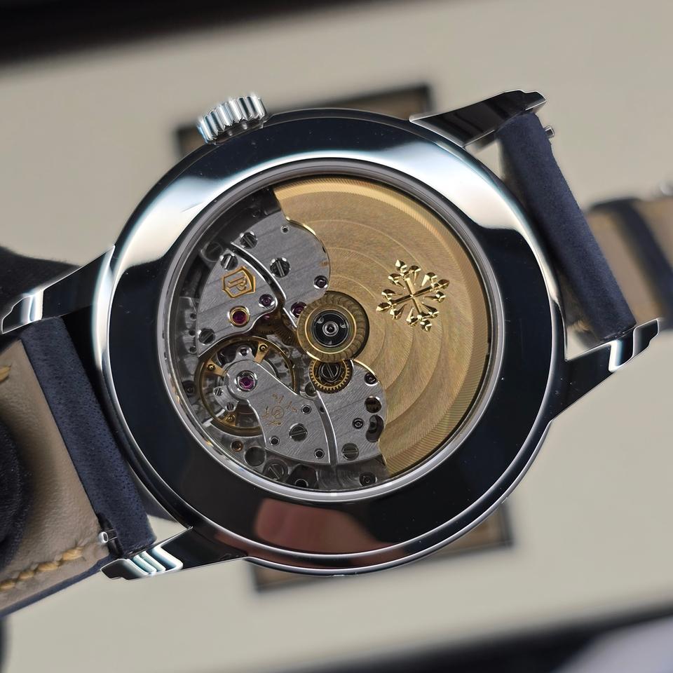 Patek Philippe Calatrava Weekly Calendar IN STOCK | 5212A | Weekly Calendar | Warranty | B&amp;P — photo 15