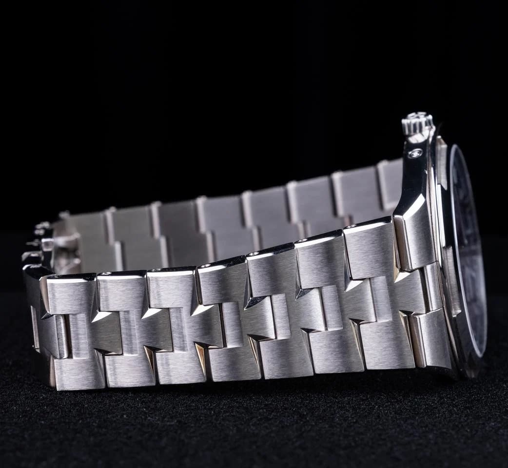 Vacheron Constantin Overseas Perpetual Calendar Excellent Condition White Overseas Perpetual Calender — photo 6