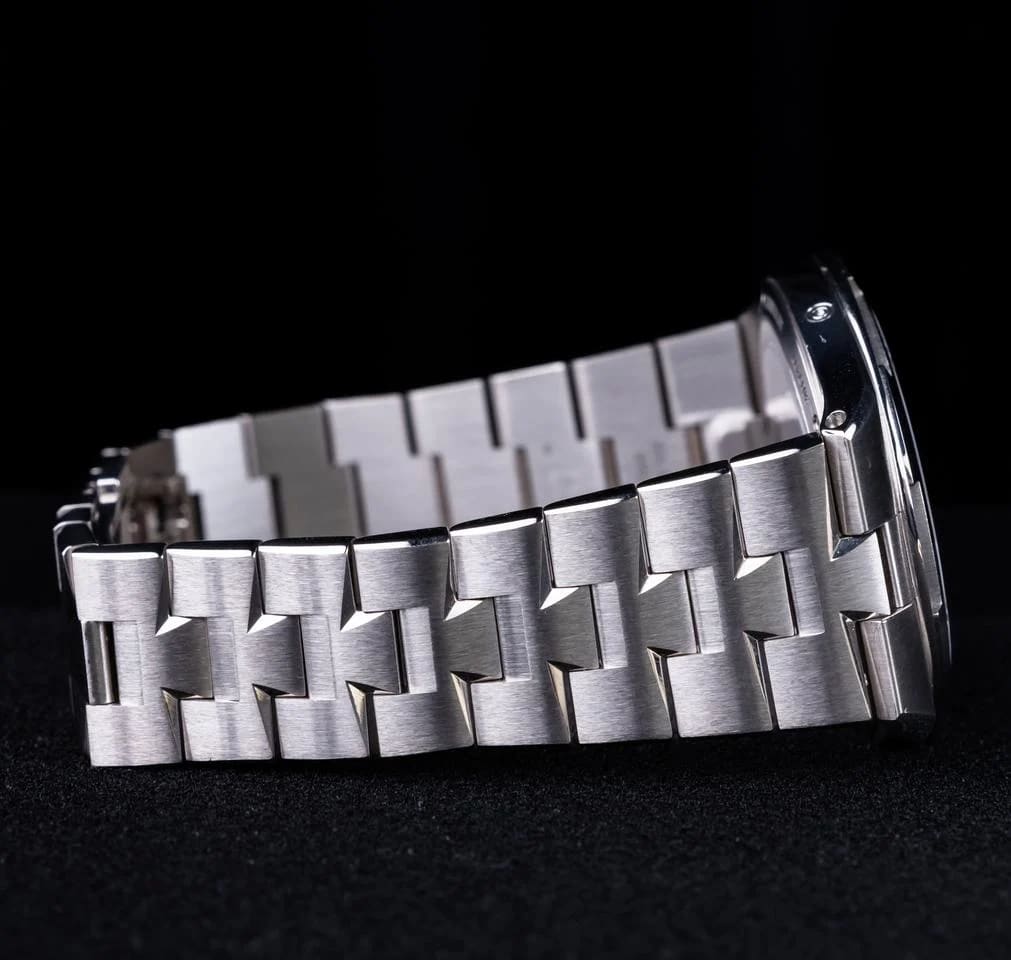 Vacheron Constantin Overseas Perpetual Calendar Excellent Condition White Overseas Perpetual Calender — photo 7