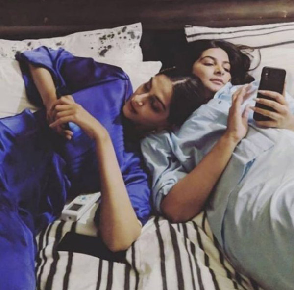 227_hk8nv5 সোনম এর থেকে বেশী সুন্দরী আর হট অনীল কাপুরের বড় মেয়ে ,তাঁর হট ছবিগুলি দেখলে অবাক হবেন দেখুন