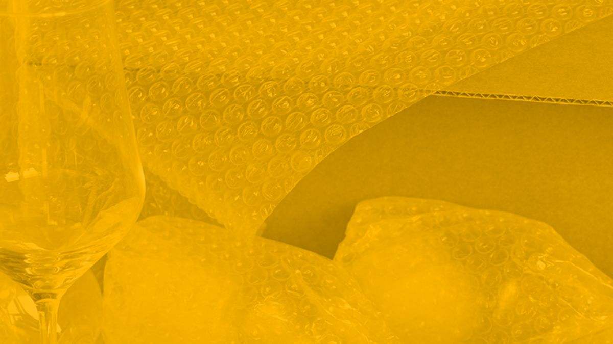 Đóng góp tích cực vào các hoạt động văn hóa xã hội của cộng đồng, đề cao tinh thần trách nhiệm với môi trường.