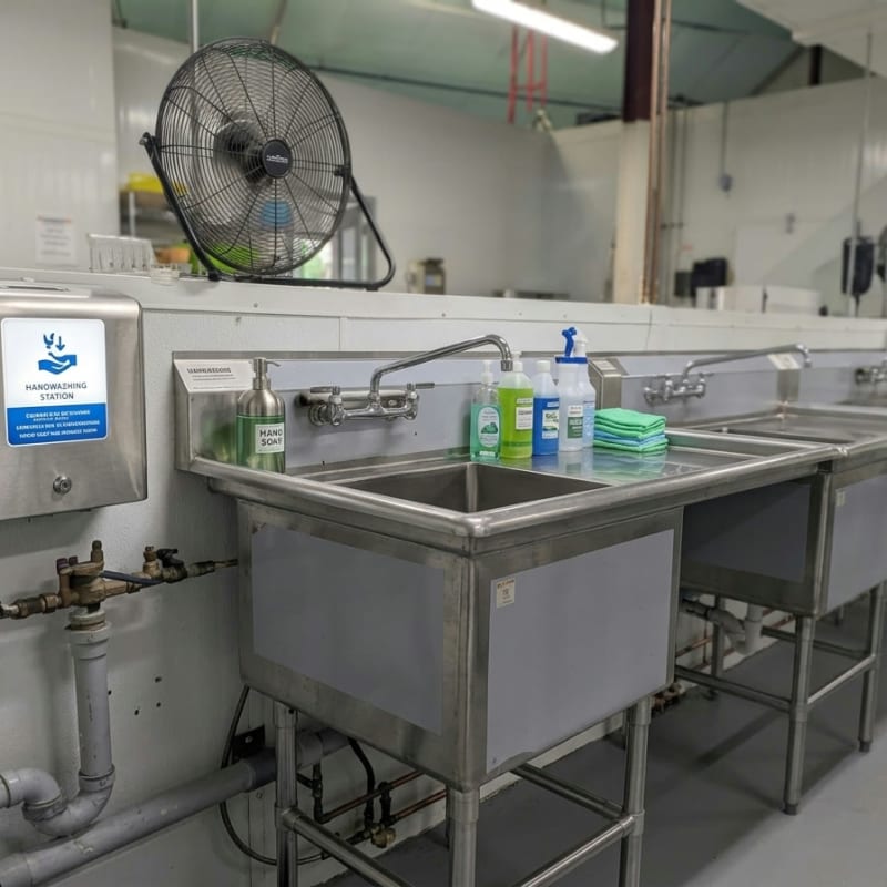 Commercial warewashing and wash station