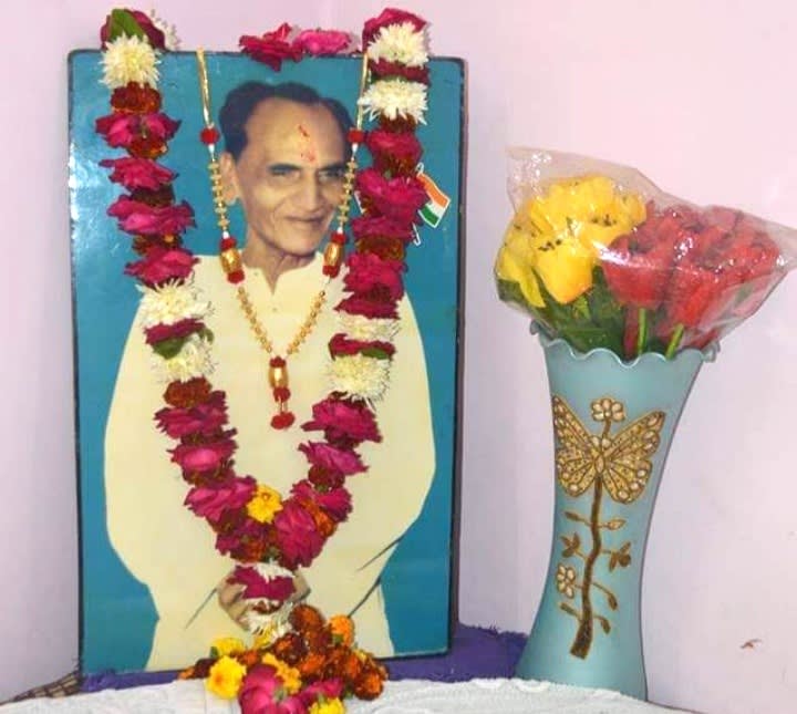 उनके आगे हम तिल भर भी नहीं