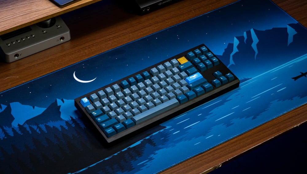 Mechanical Keyboard with Whale PBT