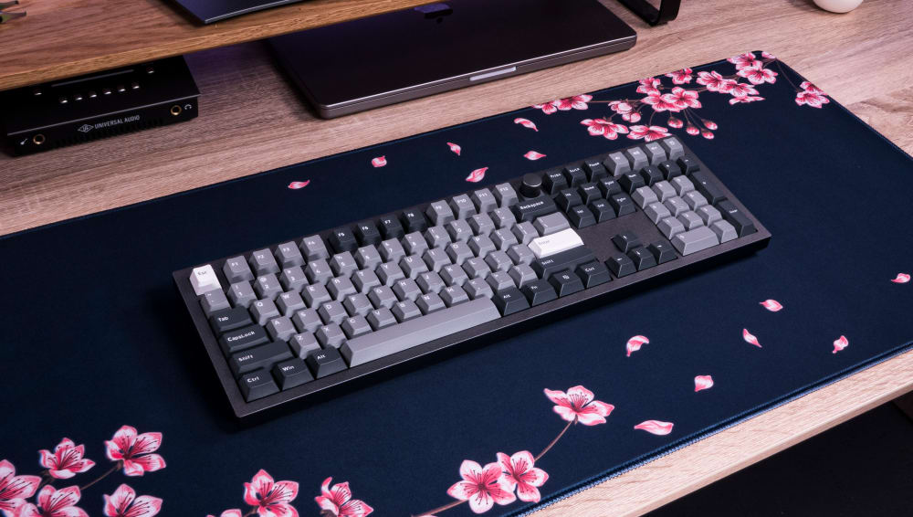 Keychron Q6 with Seal PBT Keycaps