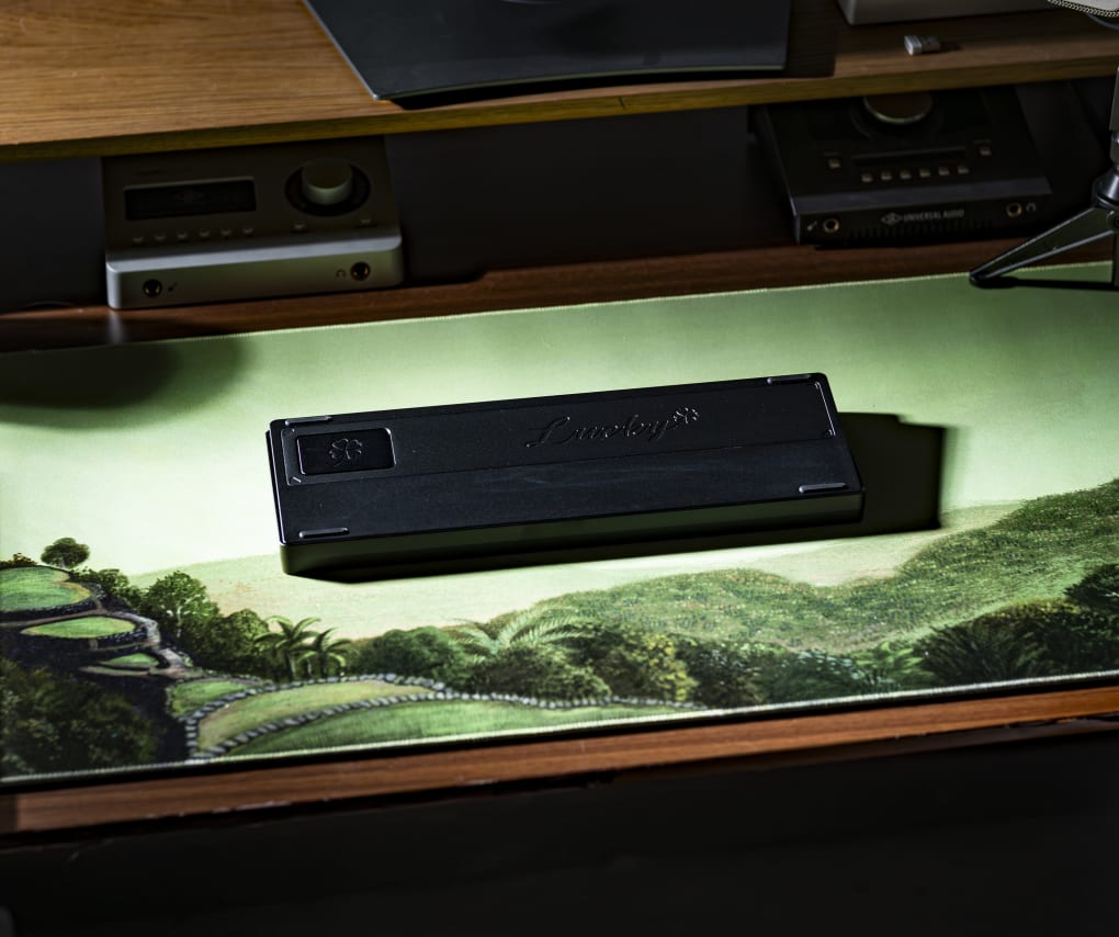 Lucky65 V3 back of keyboard