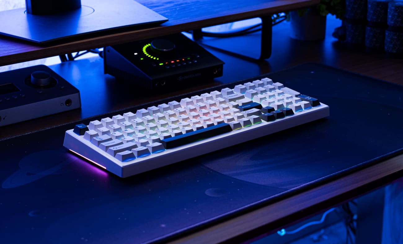 YZ98 dark mechanical keyboard