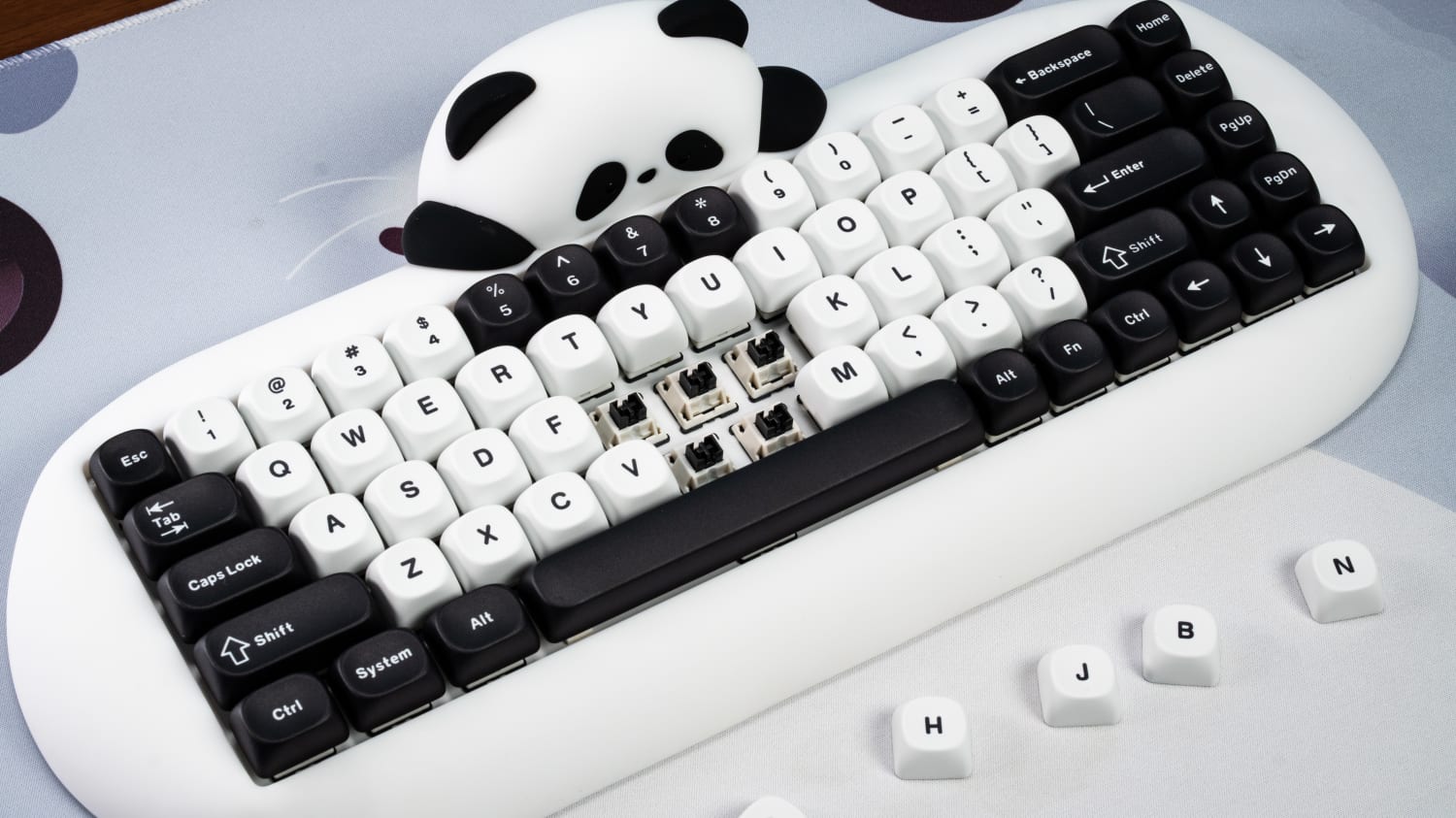 ponta☆ C68 Panda 65% Wireless Mechanical Keyboard | Kinetic Labs