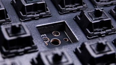 How to Install Switches On Hot-Swap Keyboards