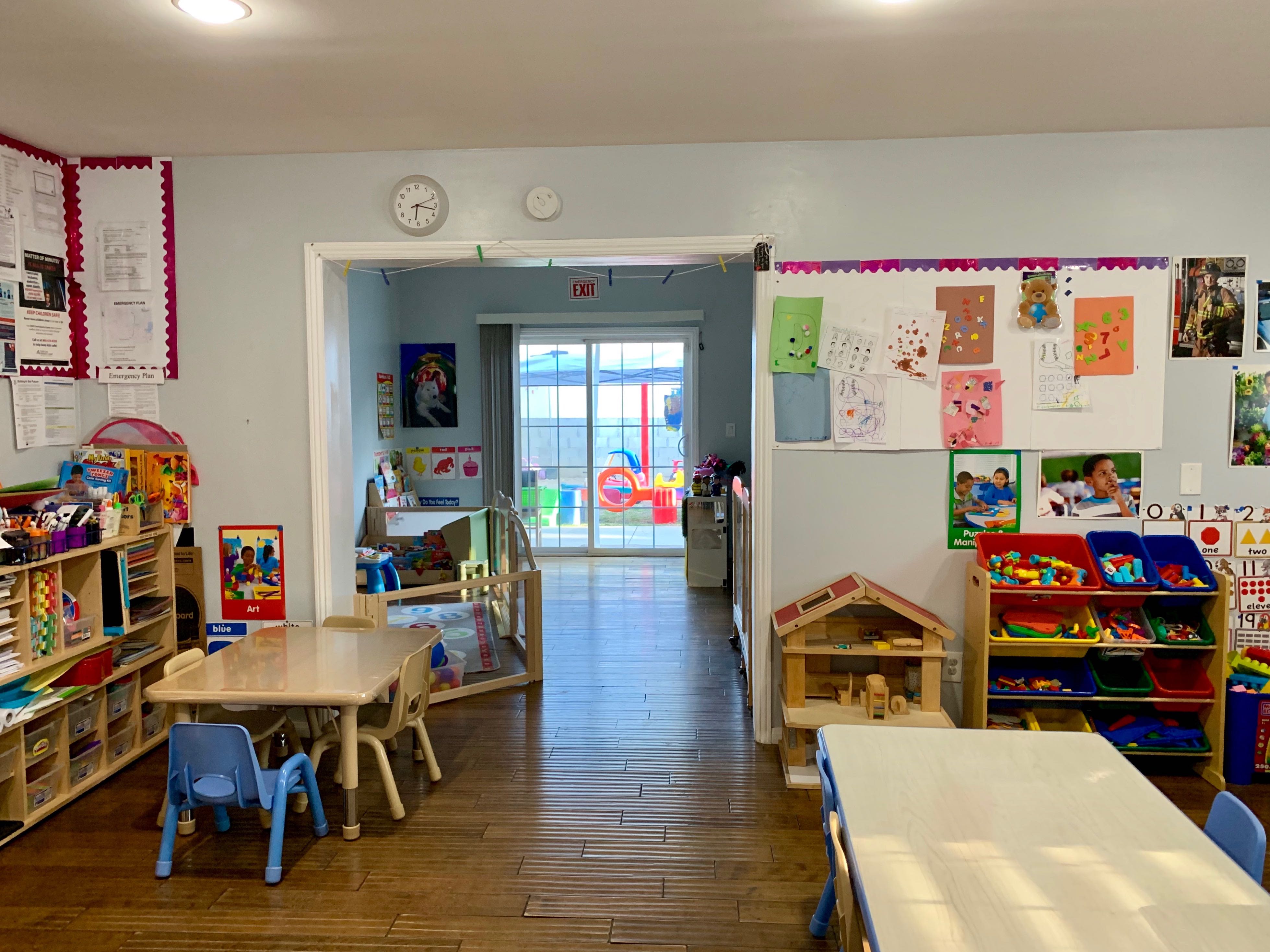 Del Alamo and De Romana Wonderschool