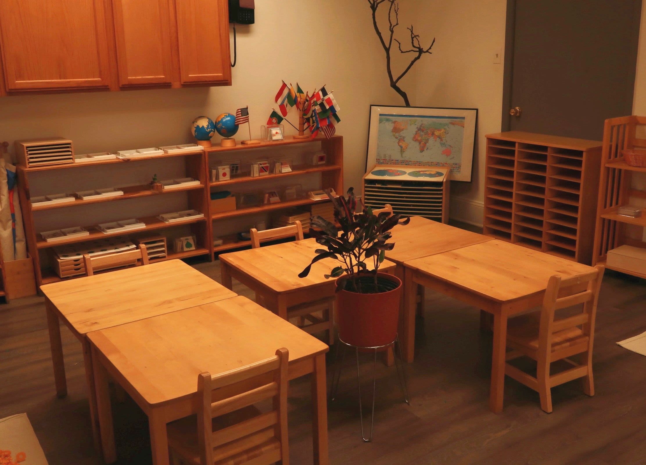 OAK PARK MONTESSORI SCHOOL