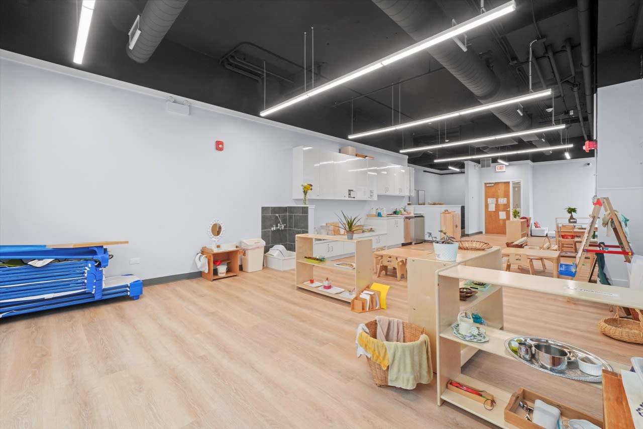 AMERICAN MONTESSORI ACADEMY