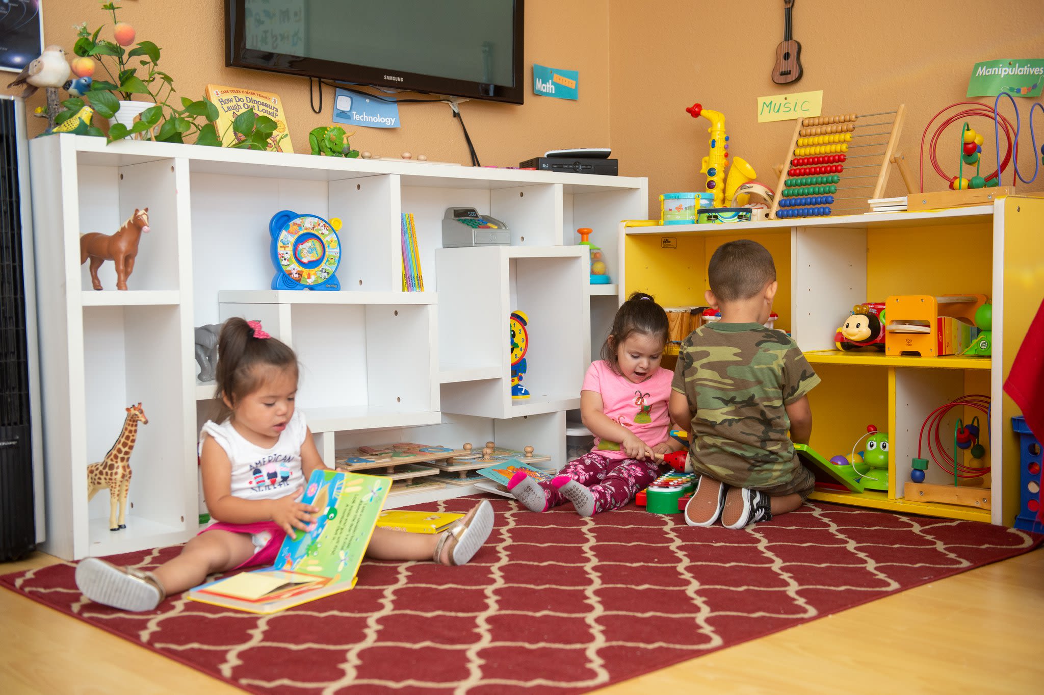 Daisy's Bilingual Daycare &amp; Wonderschool