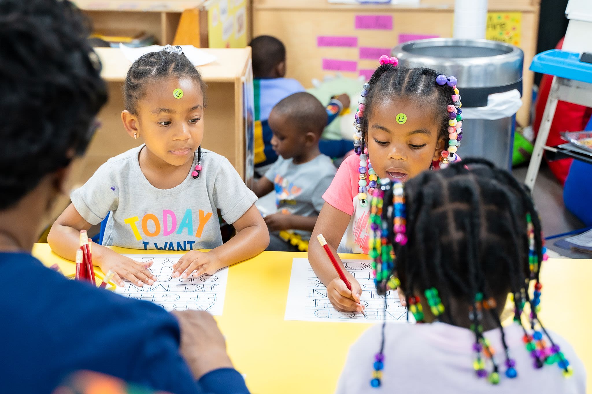 THE CHILDREN'S CTR FOR CREATIVE LEARNING