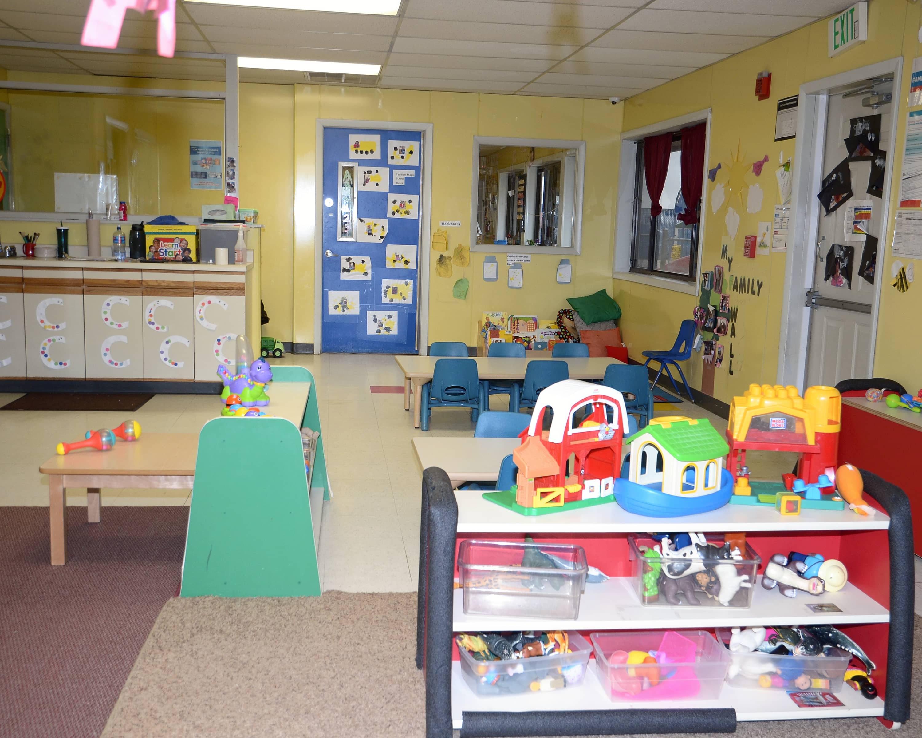LA PETITE ACADEMY