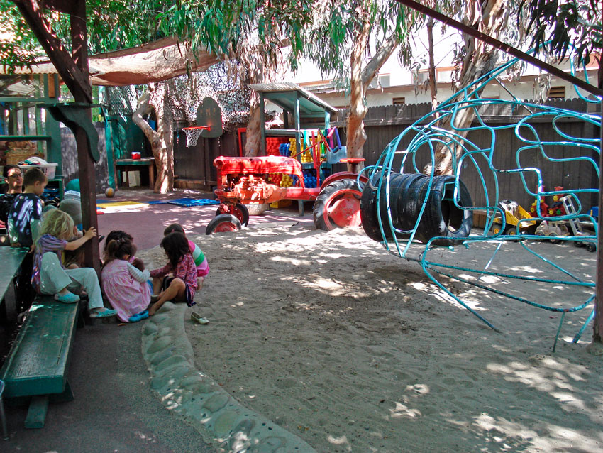 Play Mountain Place