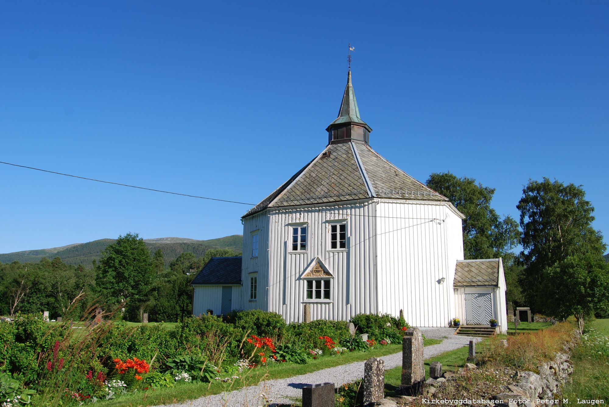 vinje-kirke-hemne