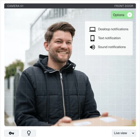 多虧了Kisi影片對講機，一張顯示門外一個男人和行動儀表板的影象