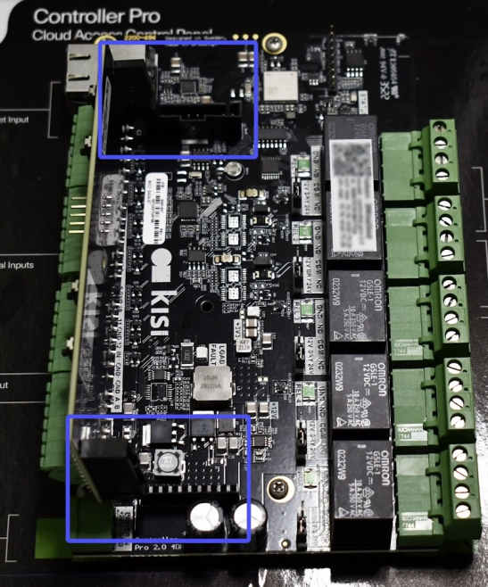 An image highlighting important areas of the Wiegand board for the installation process