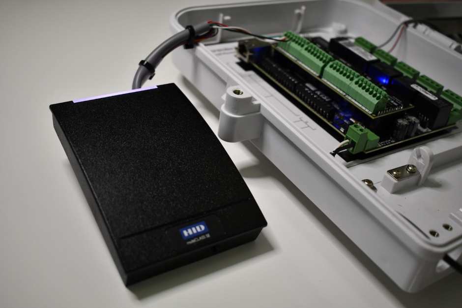 an image of a proximity reader connected to Kisi's access controller