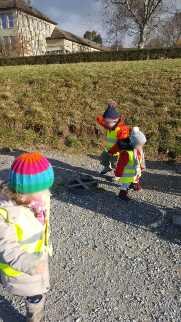 Spaziergang auf Feldweg