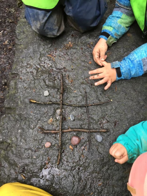 kinderkrippe bluemli - Wald Tic-Tac-Toe