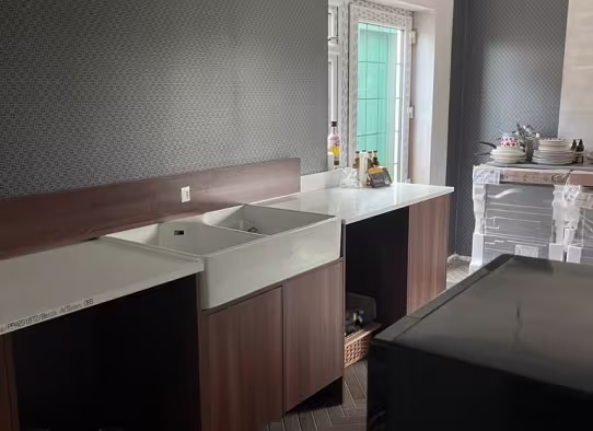 beautiful marble counter top with glass vase of flowers
