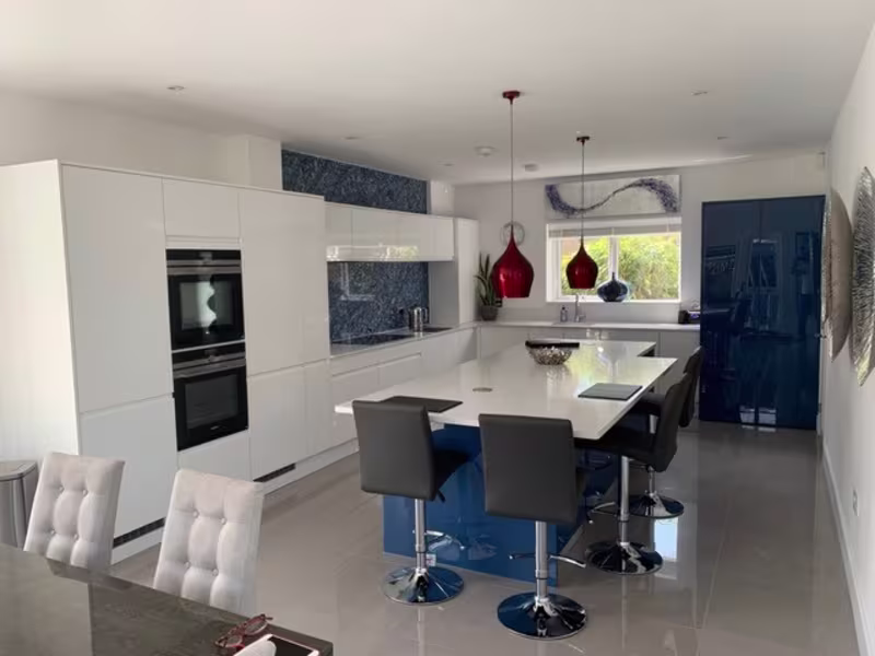 White Gloss Kitchen with Island