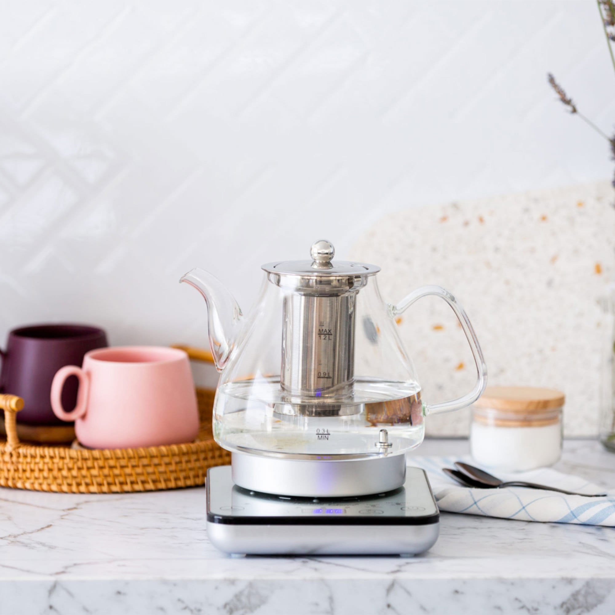 https://res.cloudinary.com/kitchenwarehouse/image/upload/c_fill,g_face,w_1250/f_auto/t_PDP_2000x2000/Supplier%20Images%20/2000px/Healthy-Choice-Digital-Glass-Kettle-with-Tea-Infuser-1-2L_2_2000px.jpg?imagetype=pdp_full