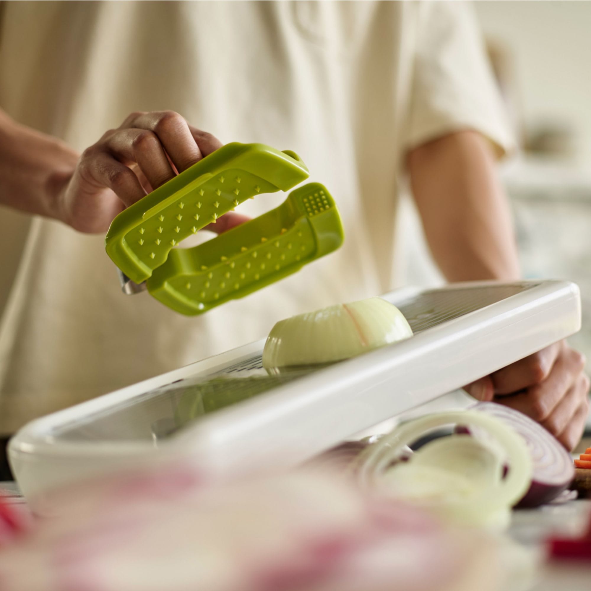 Benriner Japanese Mandolin All-Purpose Vegetable Slicer (Classic Series)  with Catch Tray