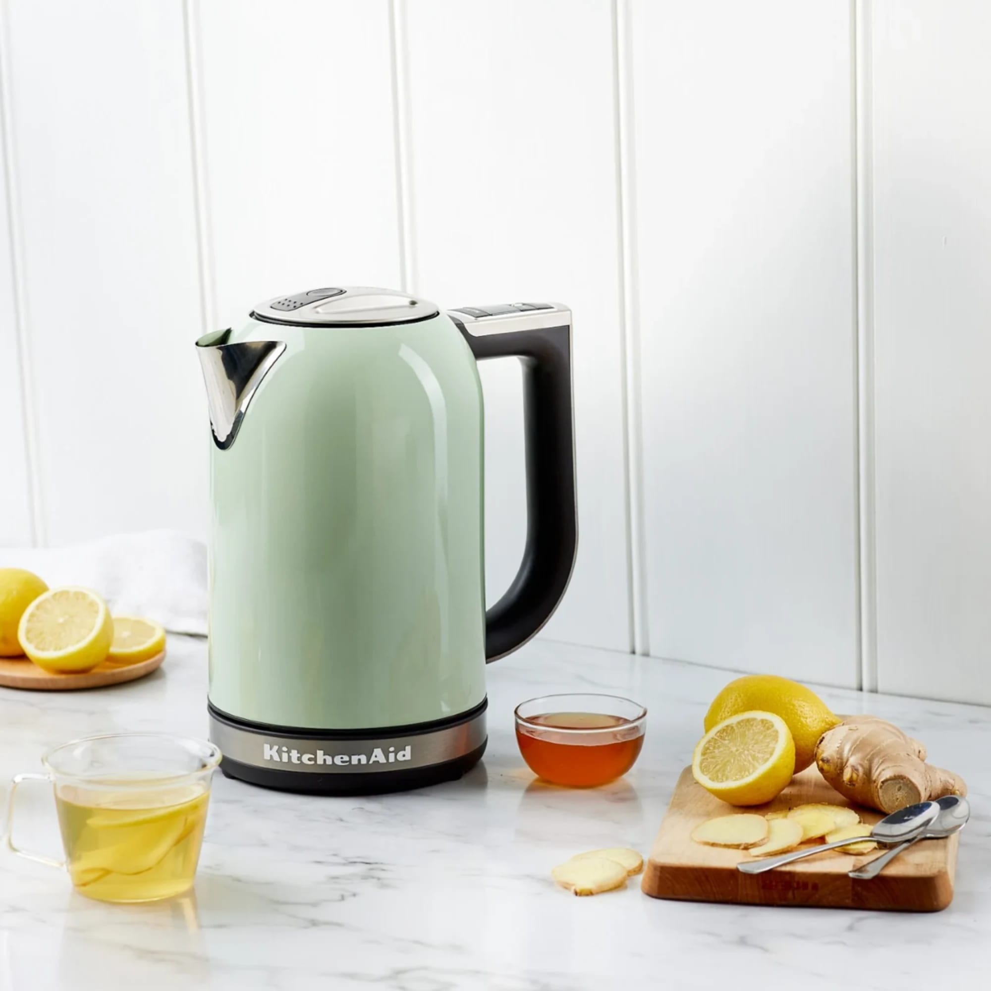 Electric kettle, Artisan 1.5L, Almond Cream color - KitchenAid