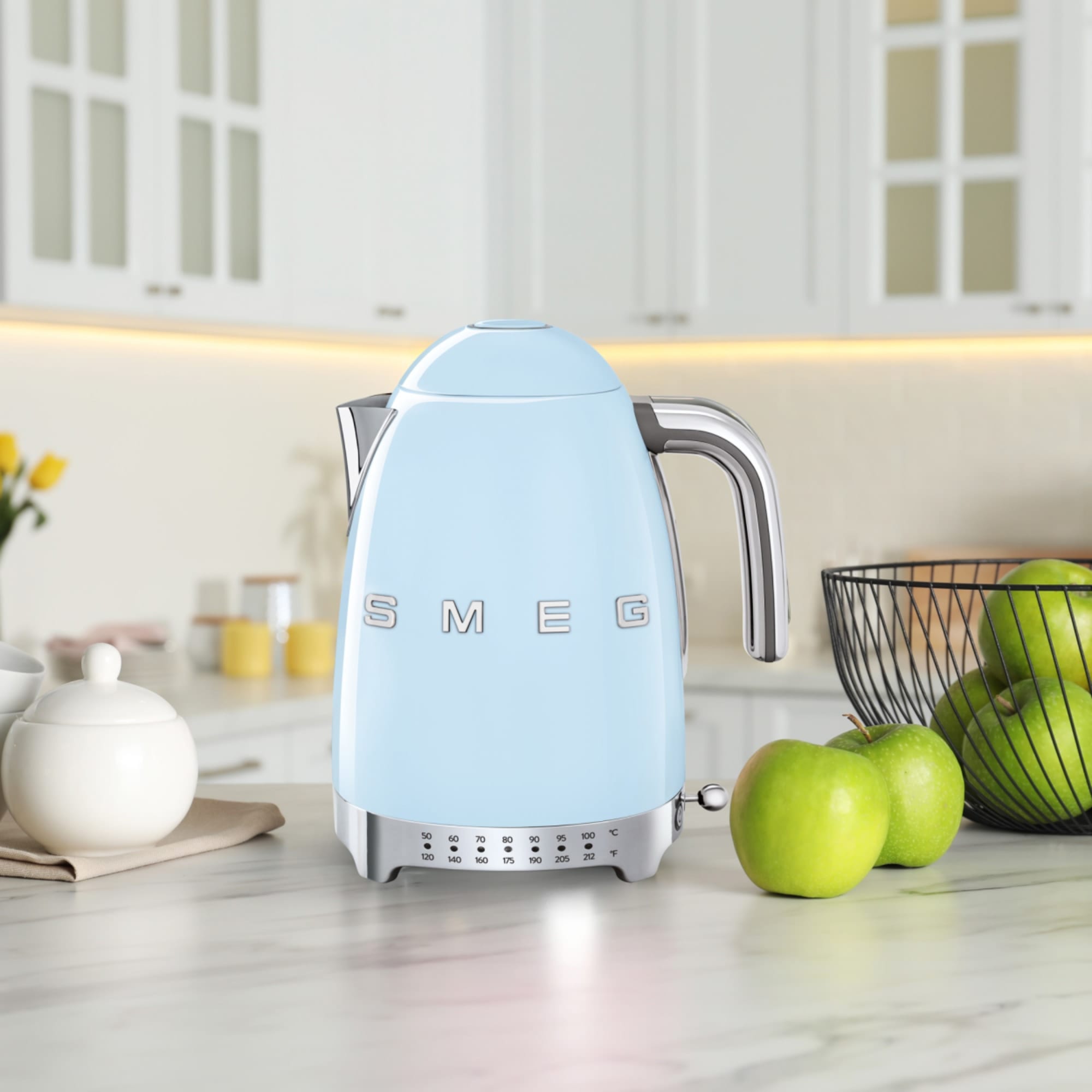 Smeg Variable Temperature Kettle - Pastel Blue