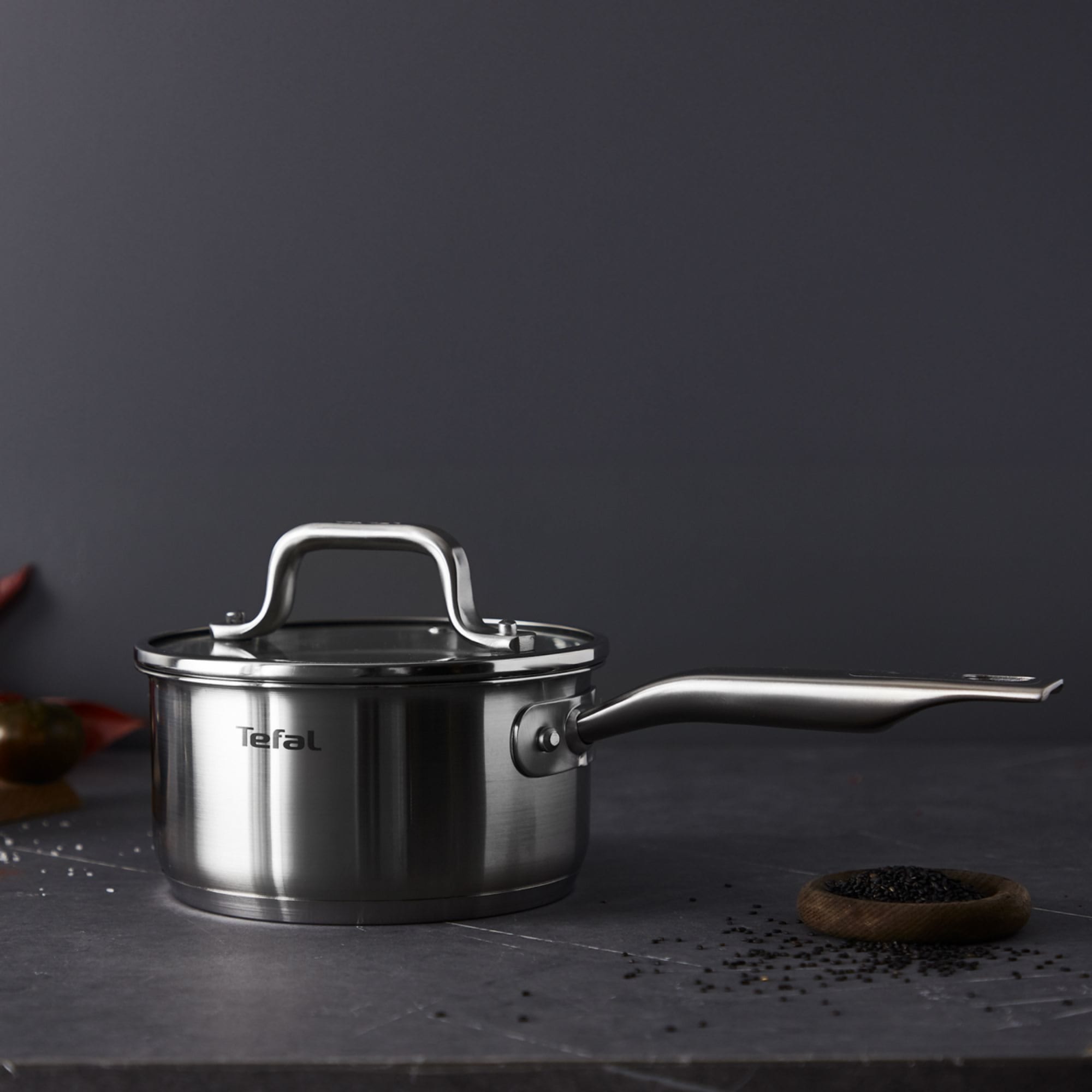 This Tefal 6 pcs cookware set is going for 59% off – grab the deal