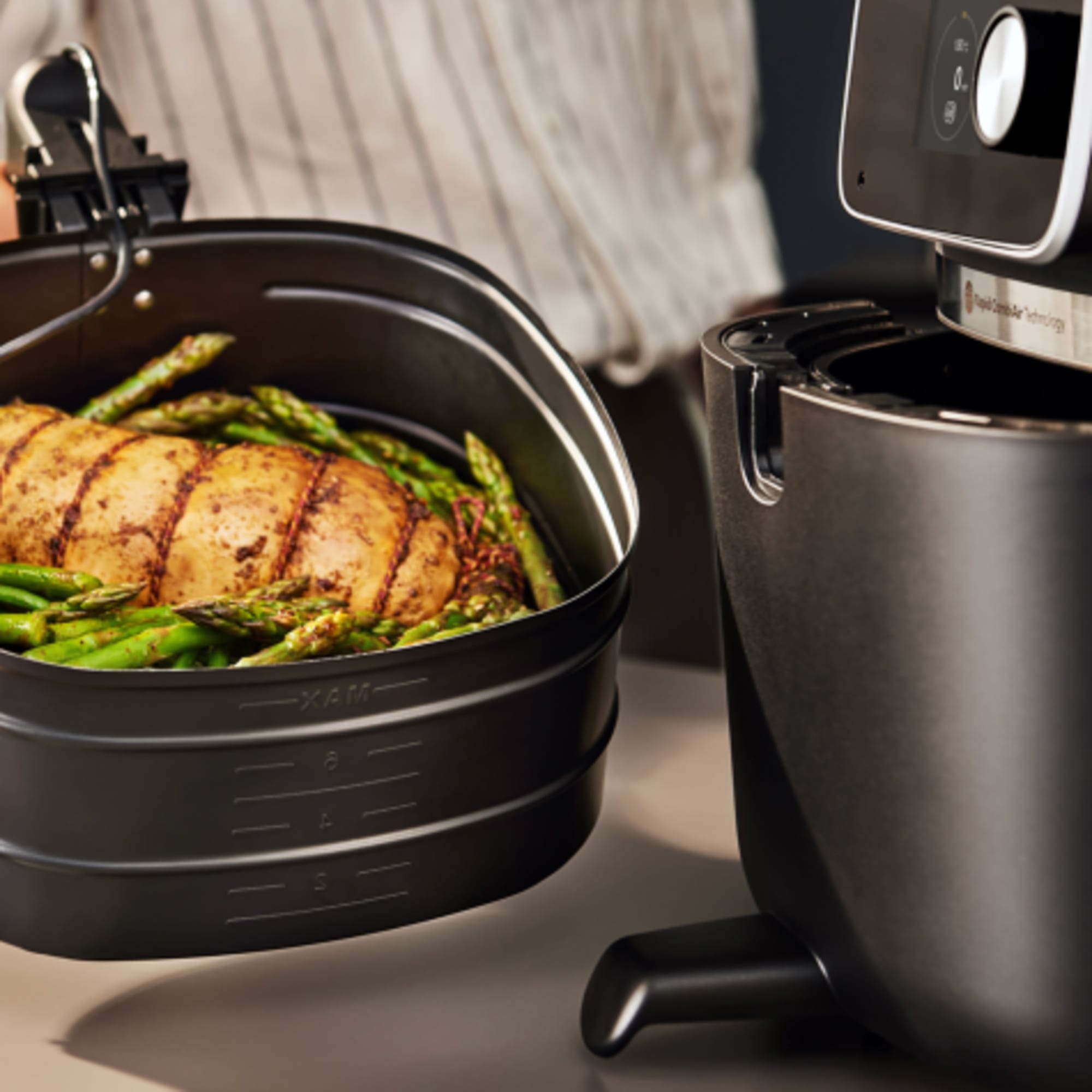 Versuni Introduces New Philips Airfryer Combi - Newsroom