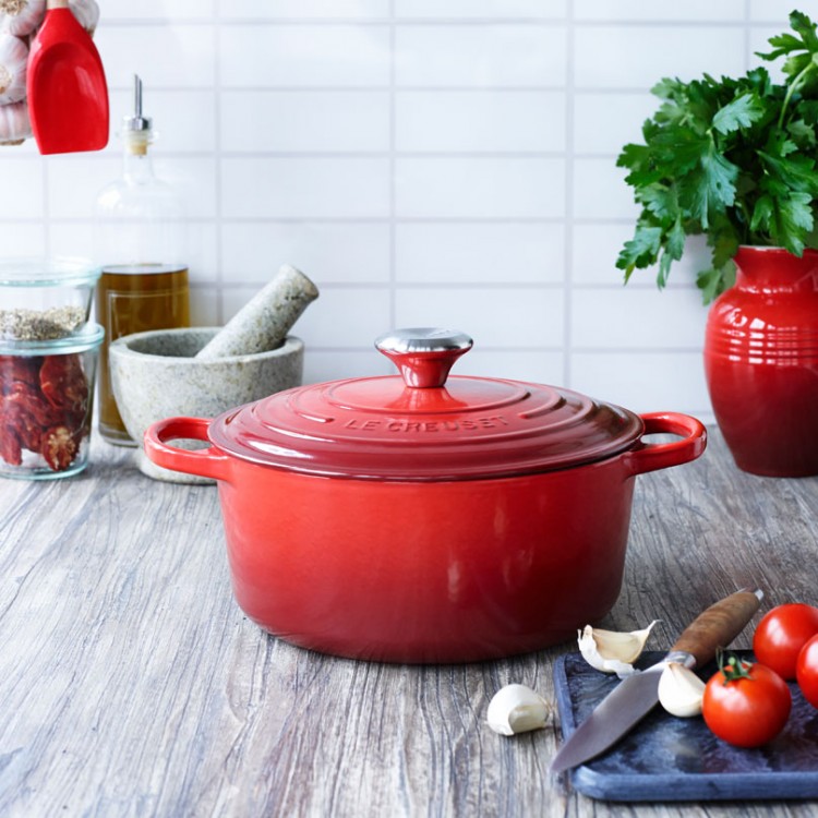 lecreuset-cerise-french-oven