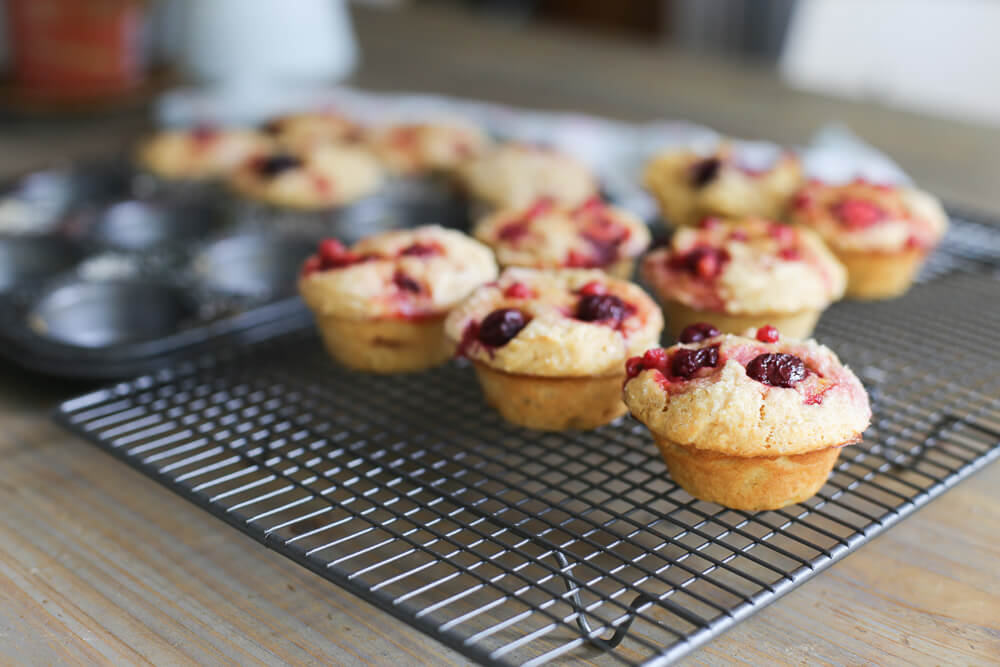 Bakemaster Cooling Rack Muffins