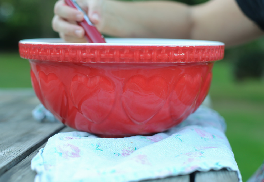 Mixng Bowl close up from side natural light Glossy Red