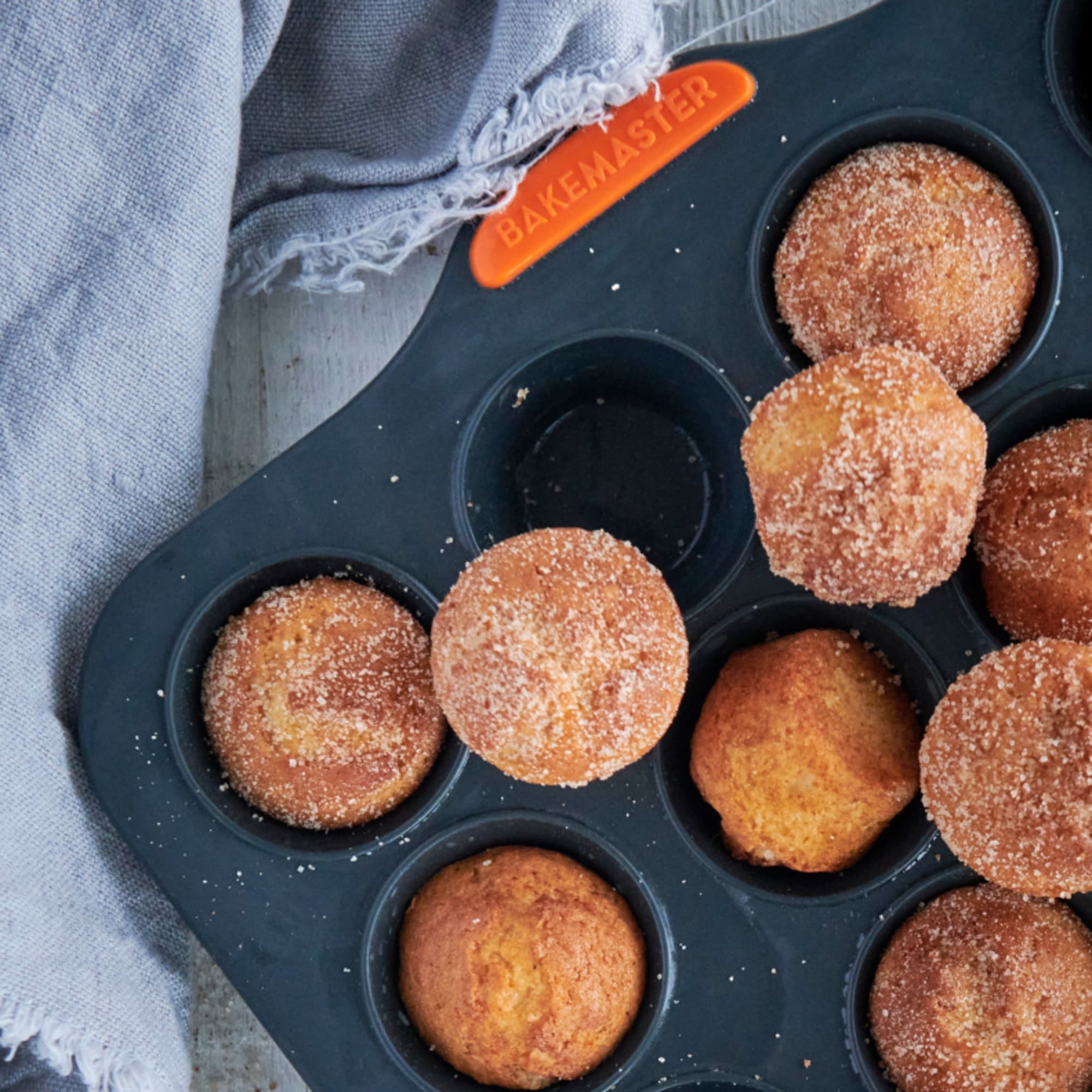 Non Stick Muffin Tray B&m Betty Crocker Non-Stick Muffin Cup