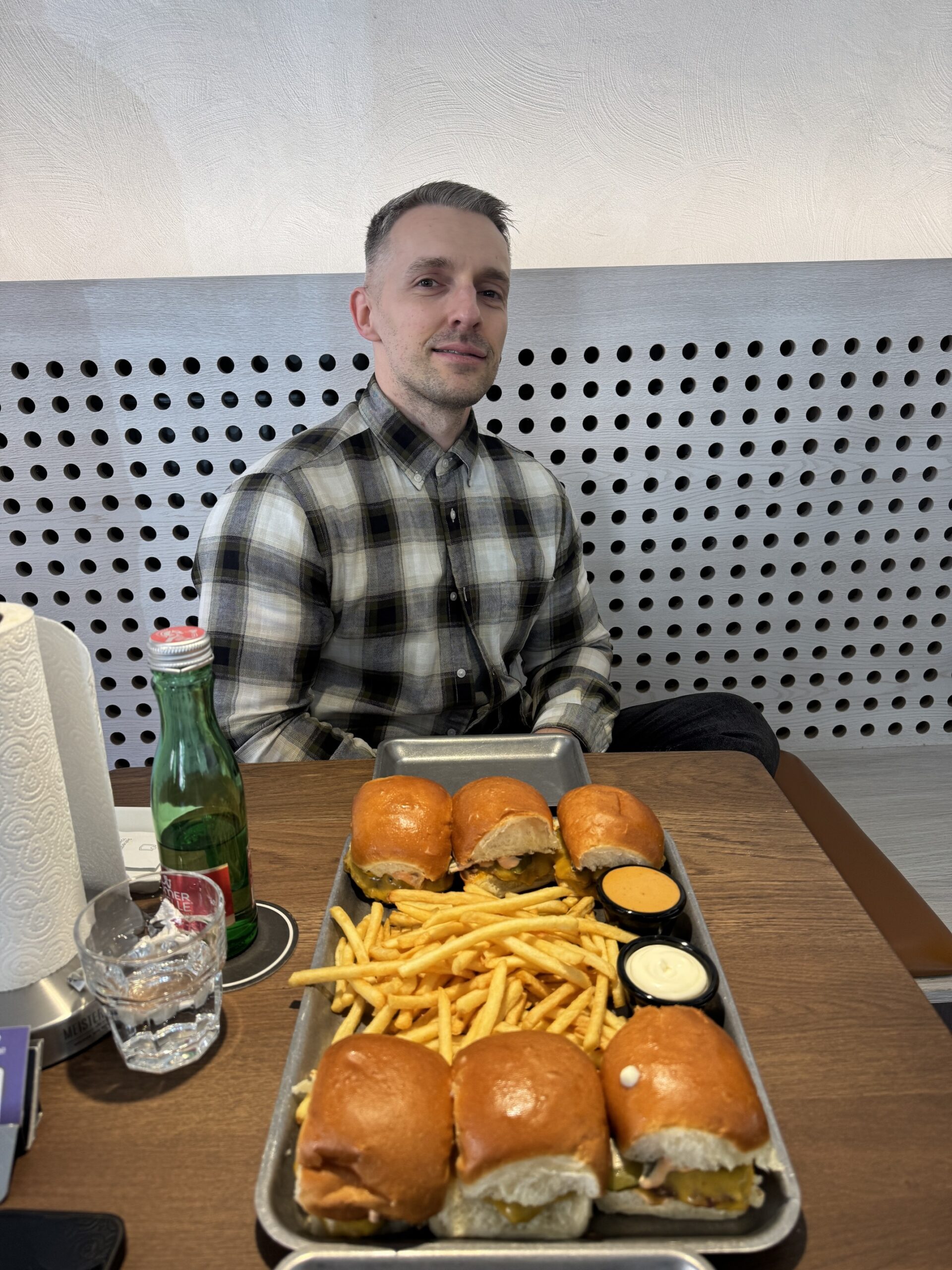 Simon Kopunec pri bežnom jedle